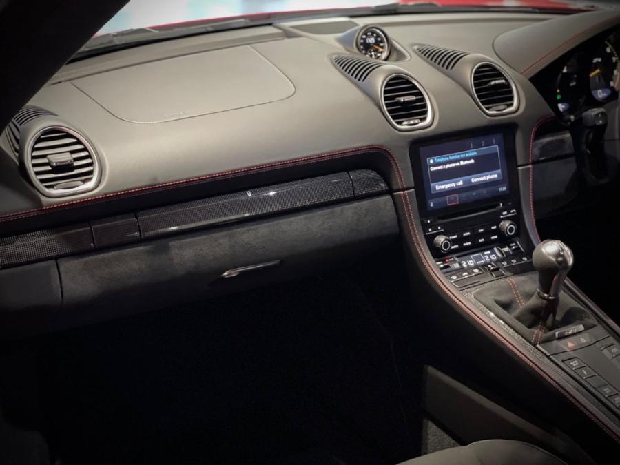 718 CAYMAN GT4 - Image 12