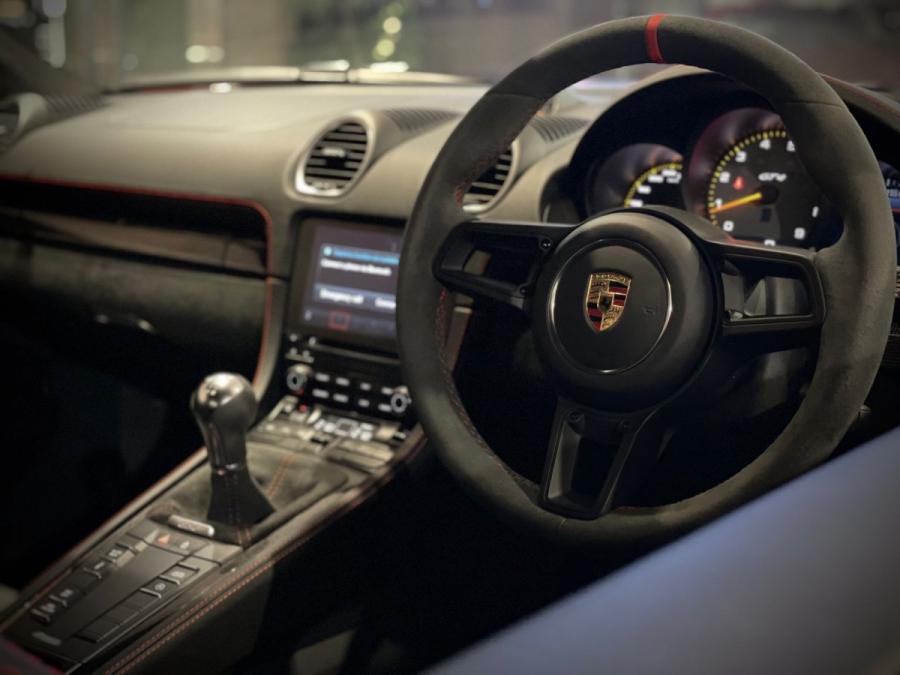 718 CAYMAN GT4 - Image 6