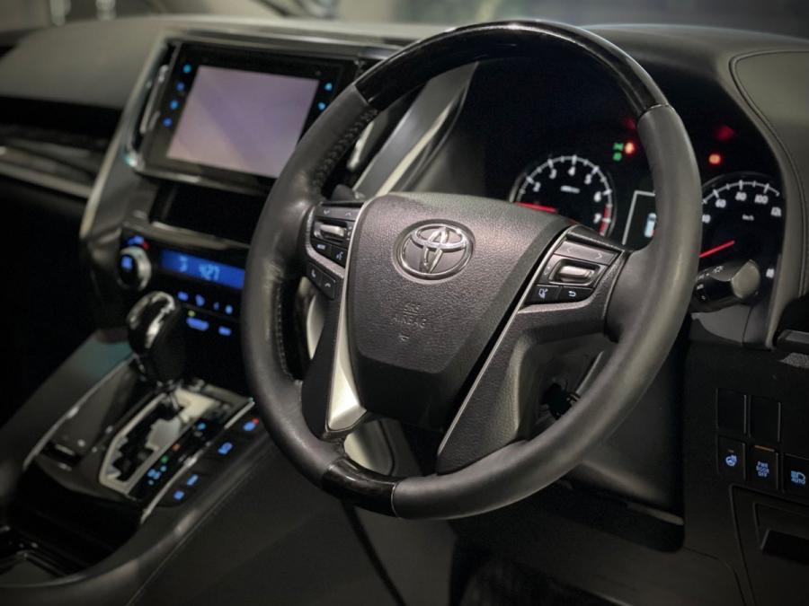 Alphard 3.5 - Image 4