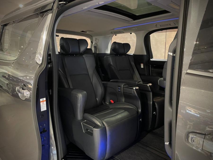 Alphard 3.5 - Image 9