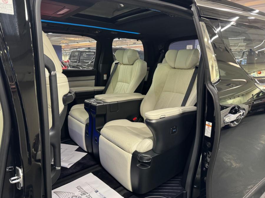 Vellfire 3.5 Exl Z TRD - Image 7