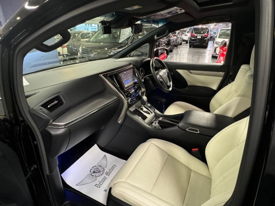 Vellfire 3.5 Exl Z TRD - Image 5