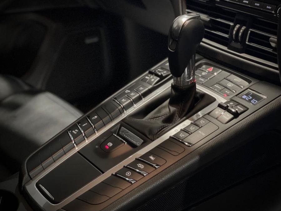 Macan Turbo - Image 9