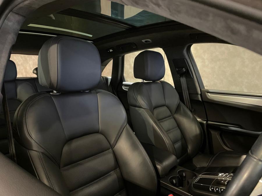 Macan Turbo - Image 12