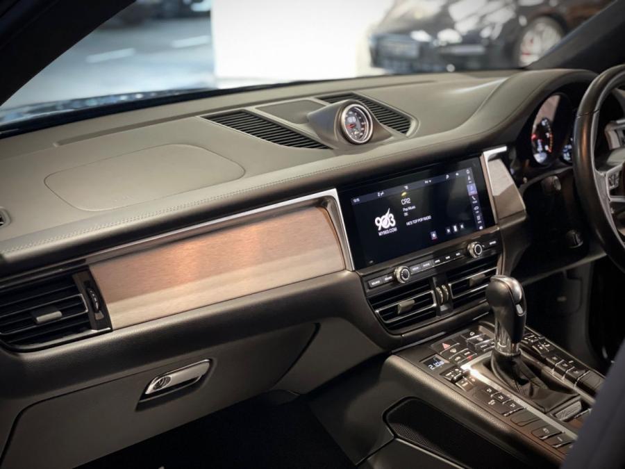 Macan Turbo - Image 11