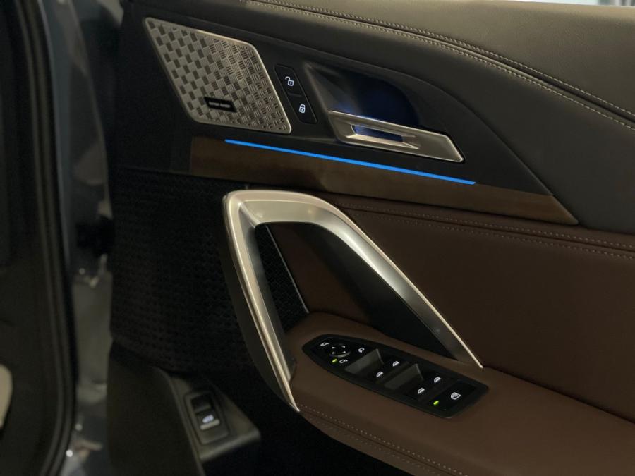 iX1 xdrive30 M Sport - Image 11