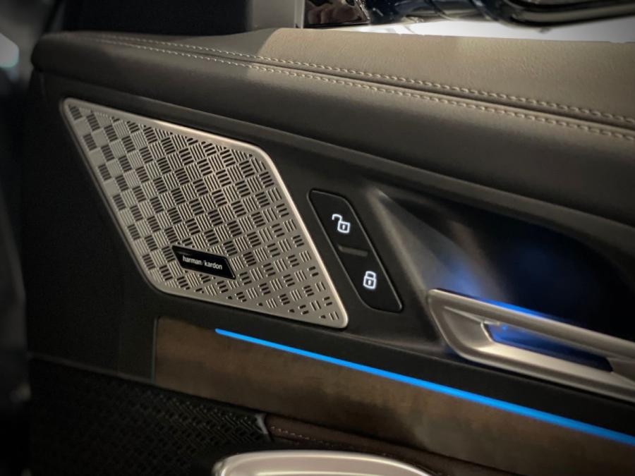 iX1 xdrive30 M Sport - Image 9