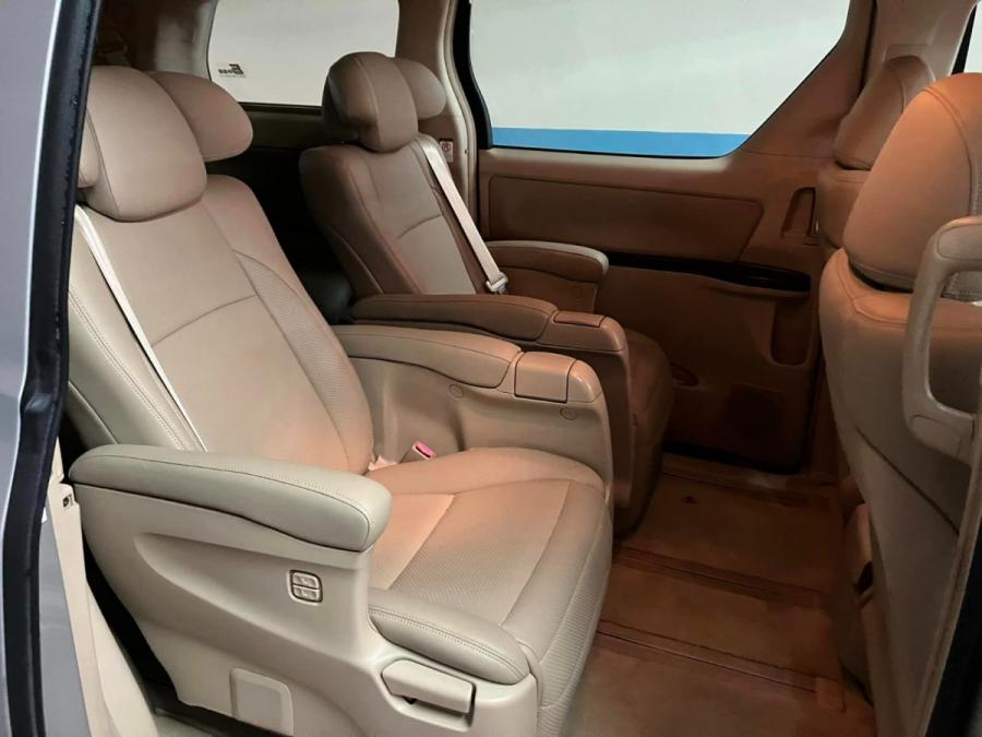 Alphard 3.5 - Image 6