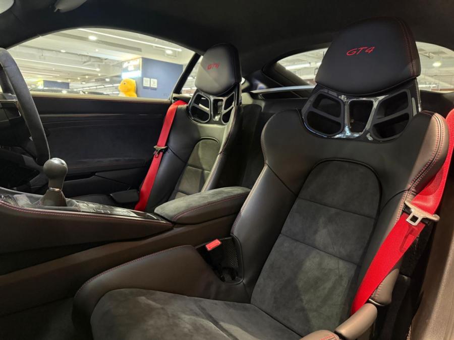 718 Cayman GT4 - Image 3