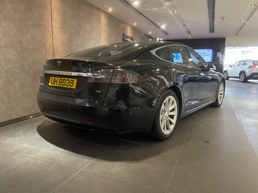 Model s (75) - Image 2