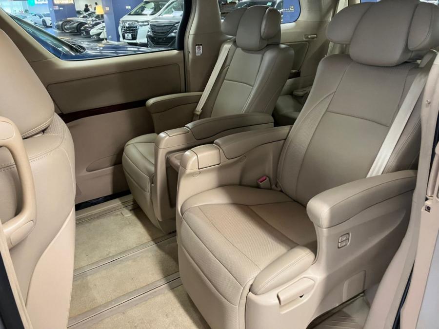 Alphard 3.5 - Image 9