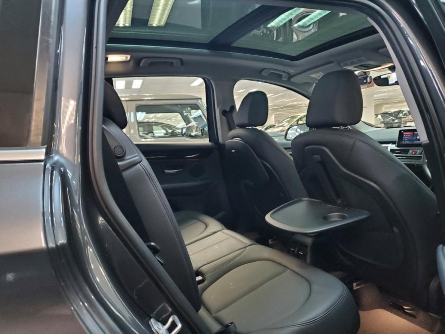 218iA Gran Tourer - Image 4