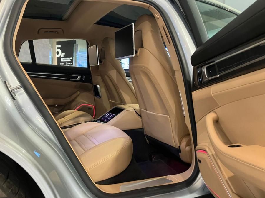 Panamera - Image 11