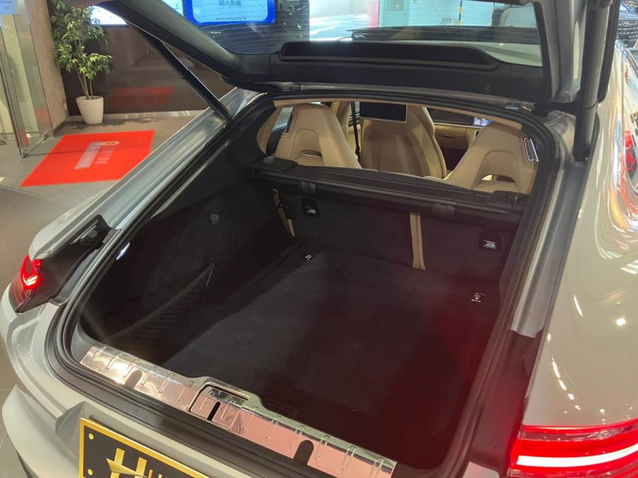 Panamera - Image 13