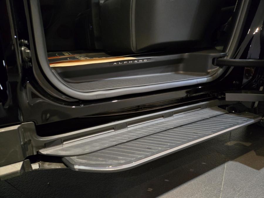 Alphard 2.5 - Image 10