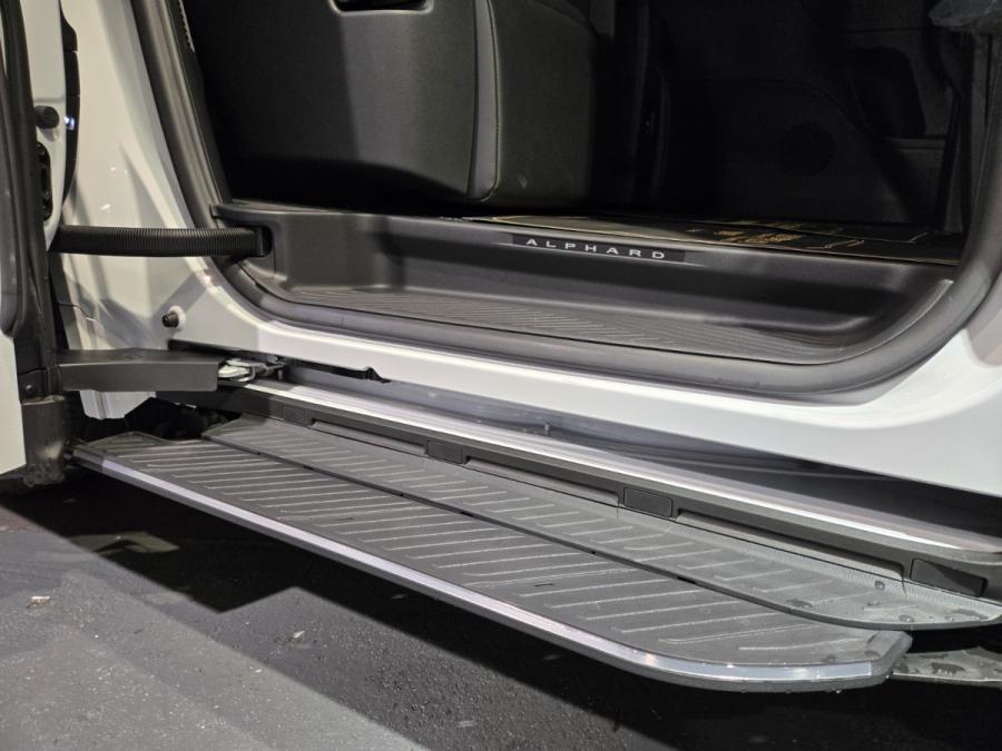 ALPHARD 2.5 - Image 10