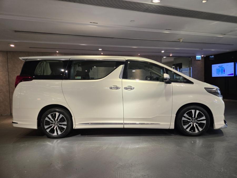 ALPHARD 3.5 - Image 3