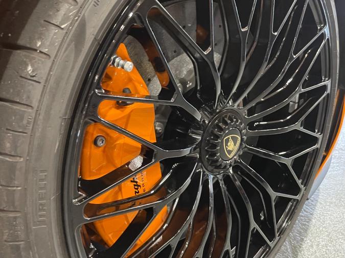 Aventador  S - Image 9