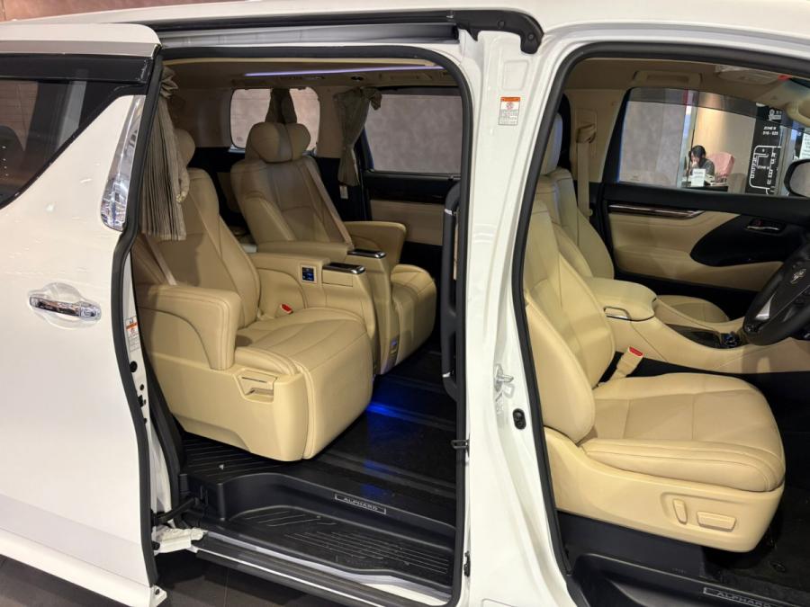 Alphard 3.5 Facelift - Image 5