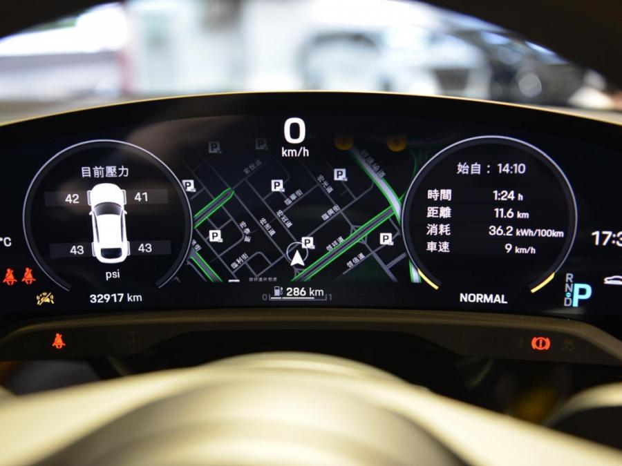 TAYCAN 4 CROSS TURISMO - Image 21