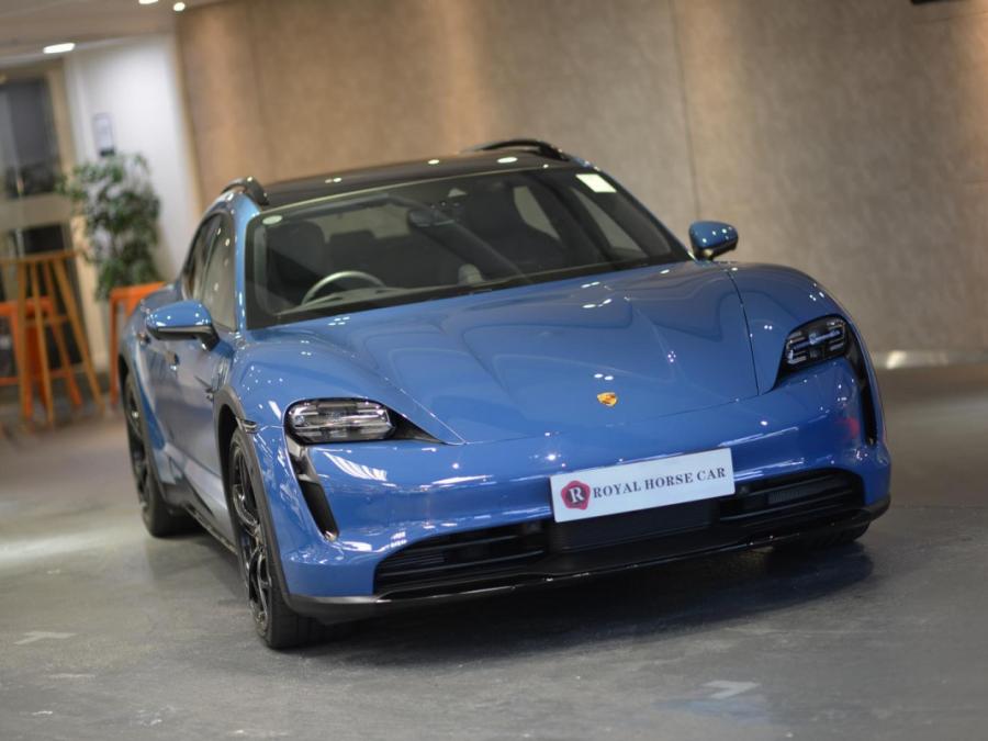 TAYCAN 4 CROSS TURISMO - Image 15