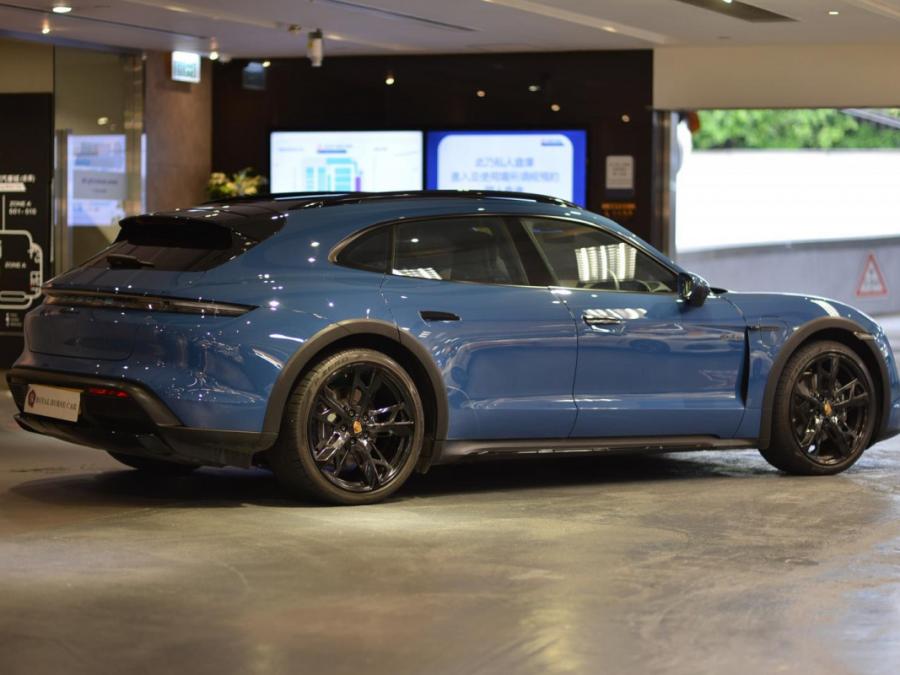 TAYCAN 4 CROSS TURISMO - Image 16