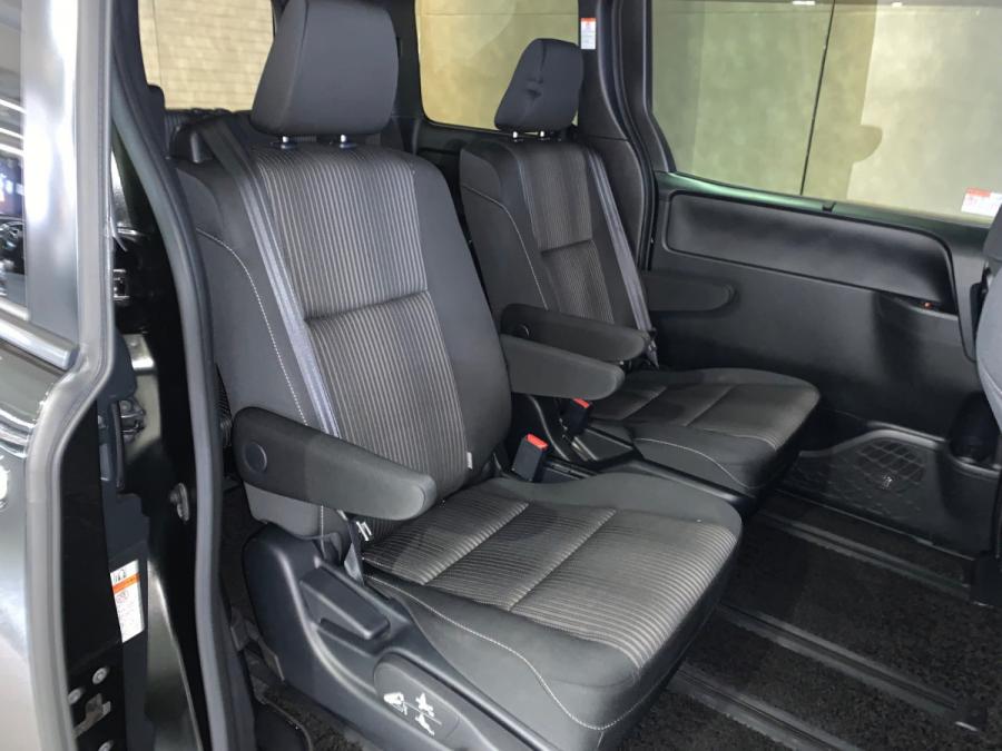 VOXY HYBRID ZS - Image 7