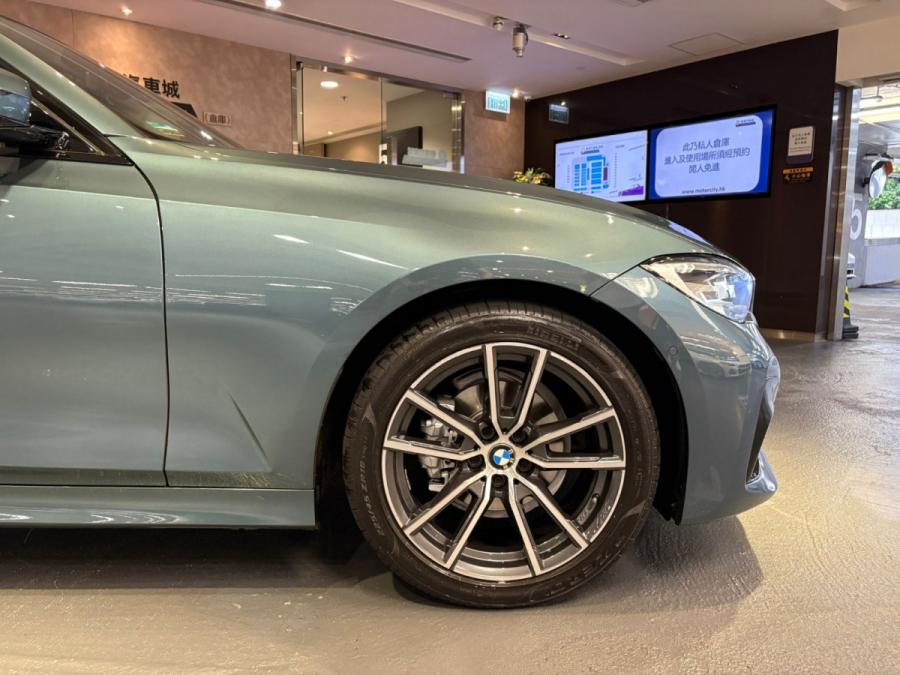 318iA Saloon Sport - Image 3