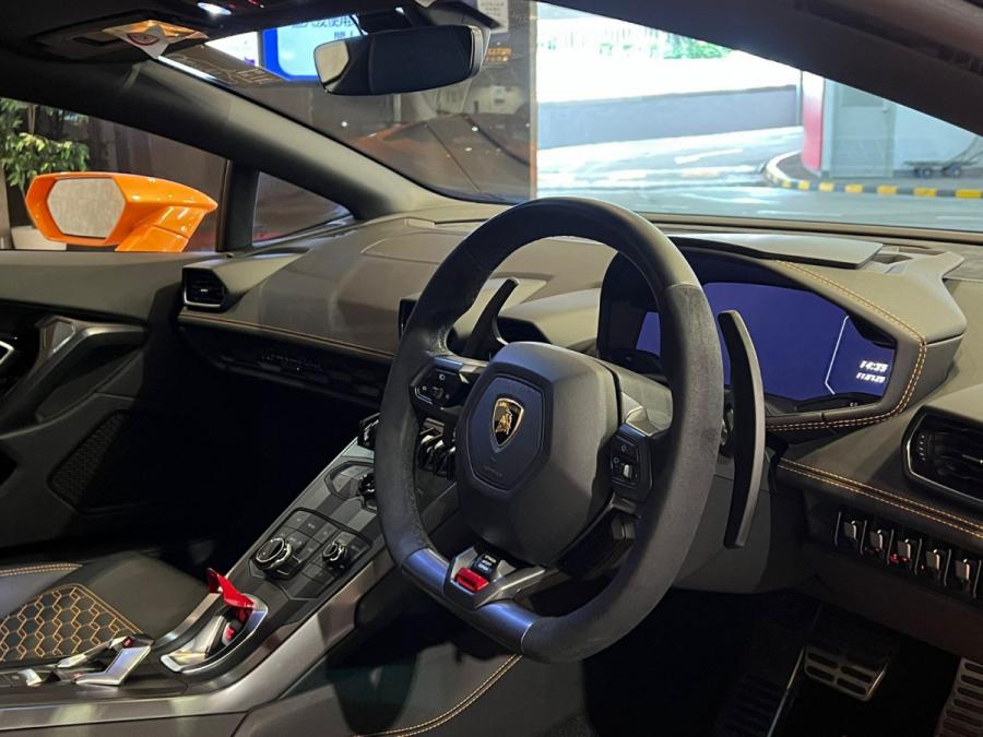 HURACAN RWD COUPE - Image 7