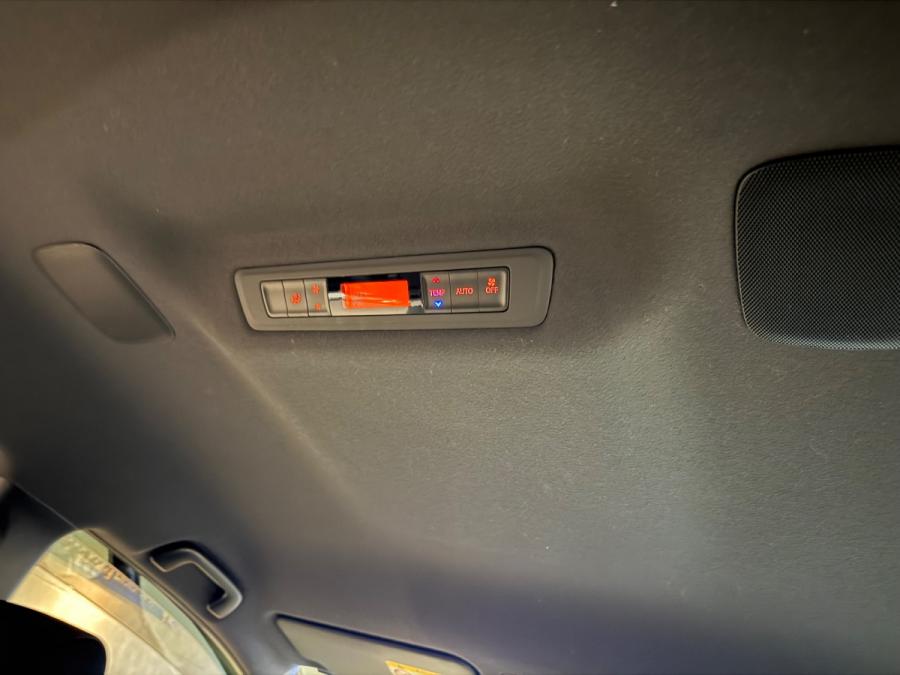 VOXY HYBRID ZS FACELIFT - Image 13