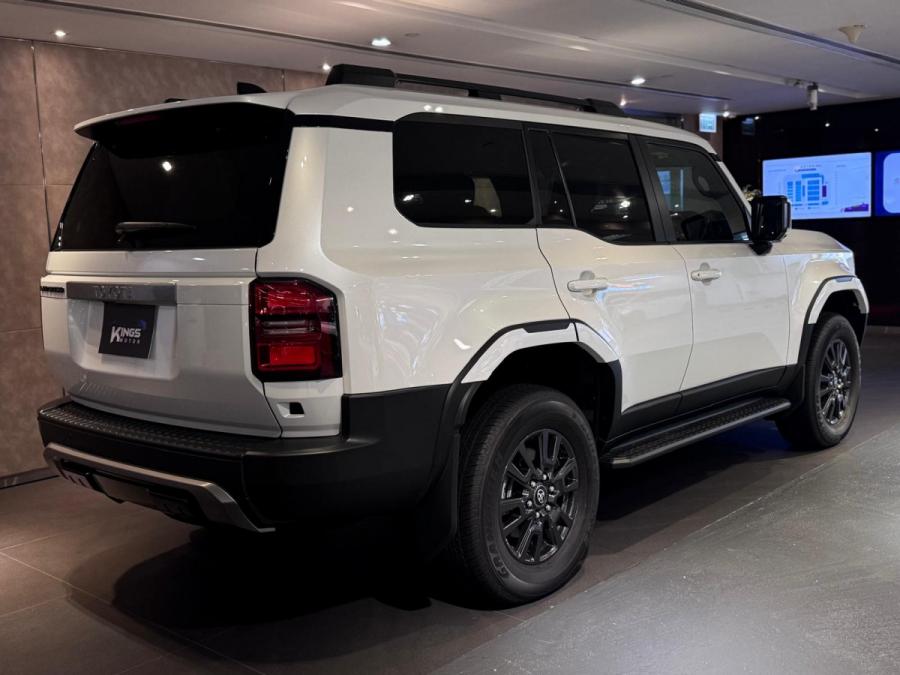 LAND CRUISER 250VX - Image 2