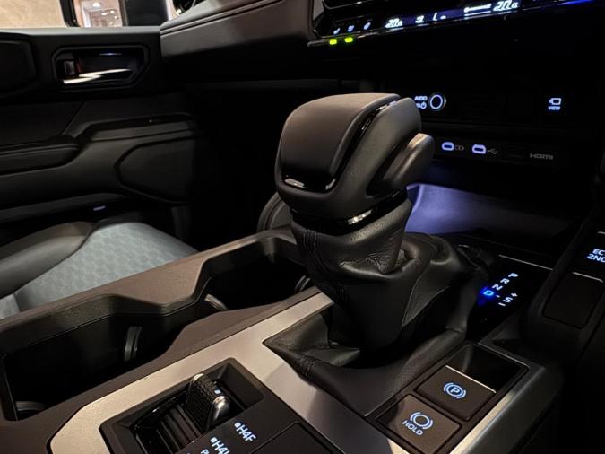 LAND CRUISER 250VX - Image 9