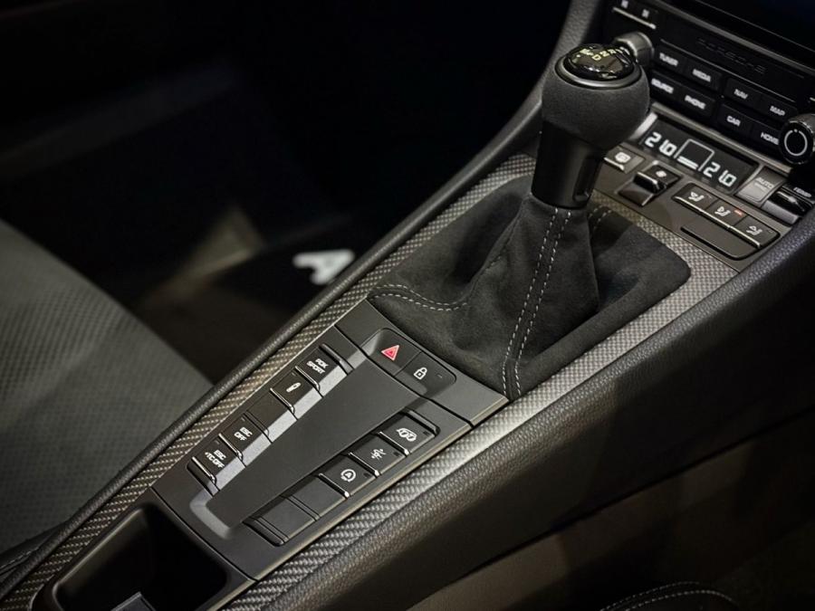 718 CAYMAN GT4 RS - Image 12