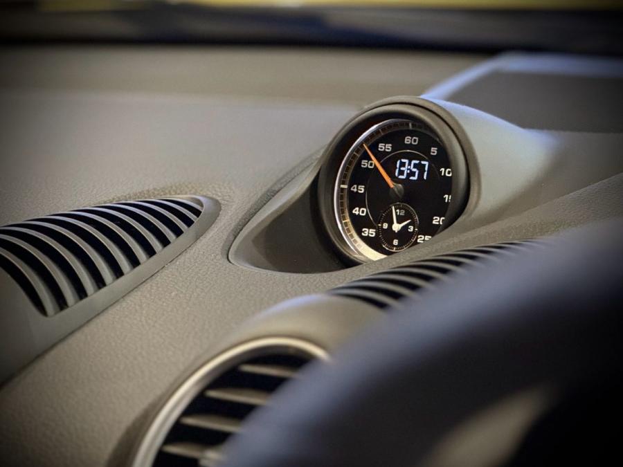 718 CAYMAN GT4 RS - Image 13