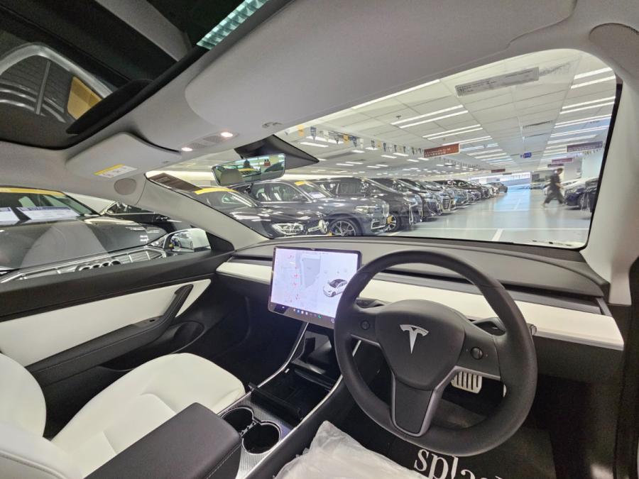 Model 3 Performance Dual Motor - Image 5