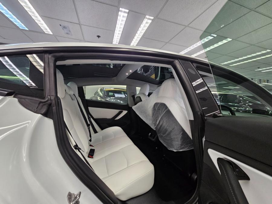 Model 3 Performance Dual Motor - Image 7