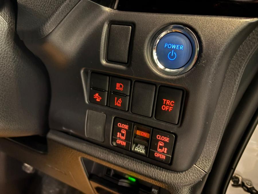VOXY HYBRID ZS煌III - Image 13