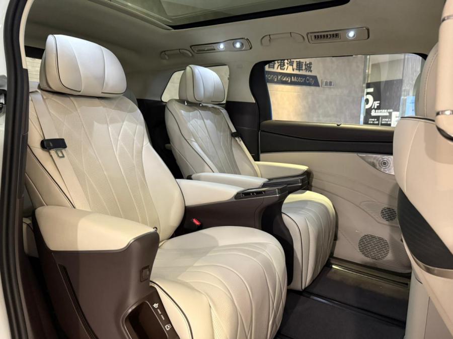 D9 AWD - Image 4