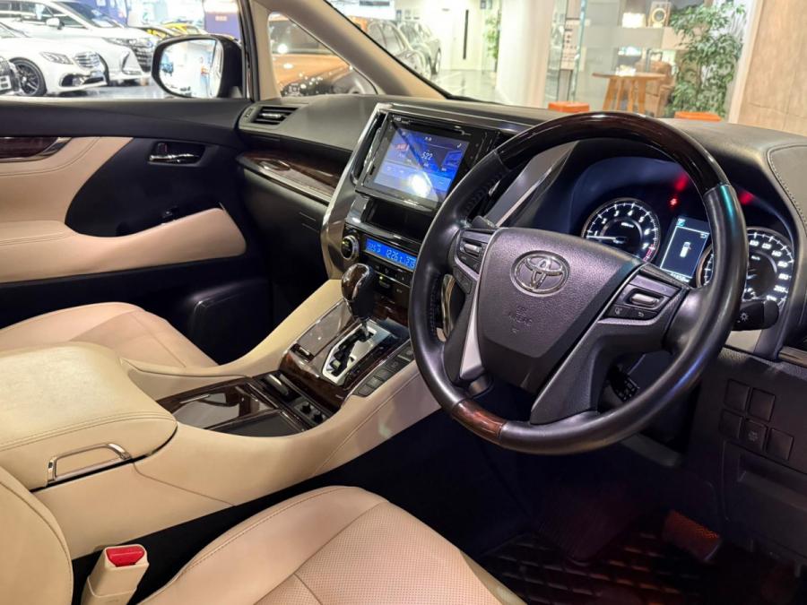 Alphard 3.5 - Image 3