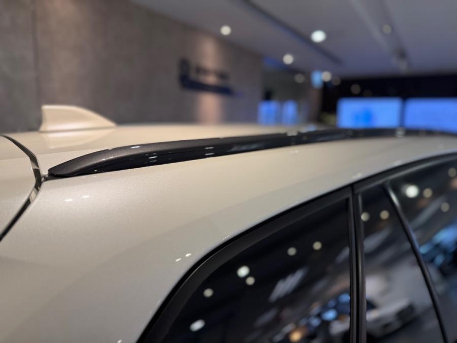 COROLLA TOURING HYBRID WXB - Image 7