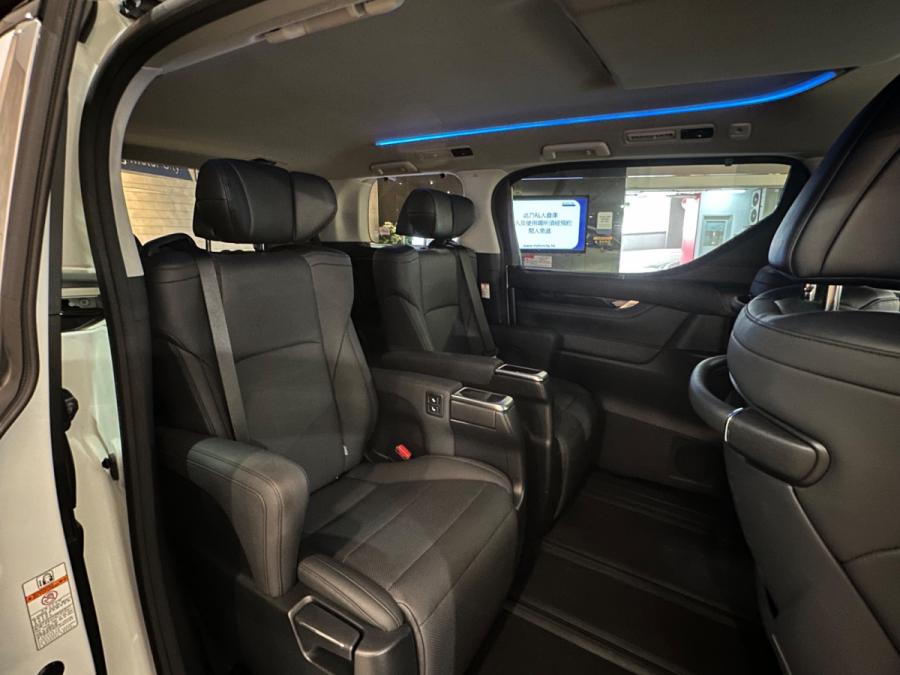 Alphard 3.5 - Image 4