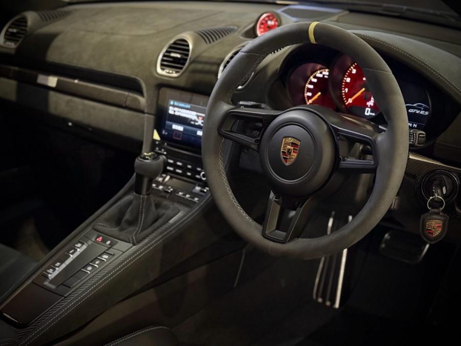 718 CAYMAN GT4 RS - Image 7