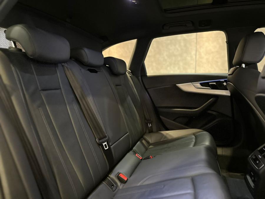 A4 AVANT 40 TFSI QUATTRO S LINE - Image 13