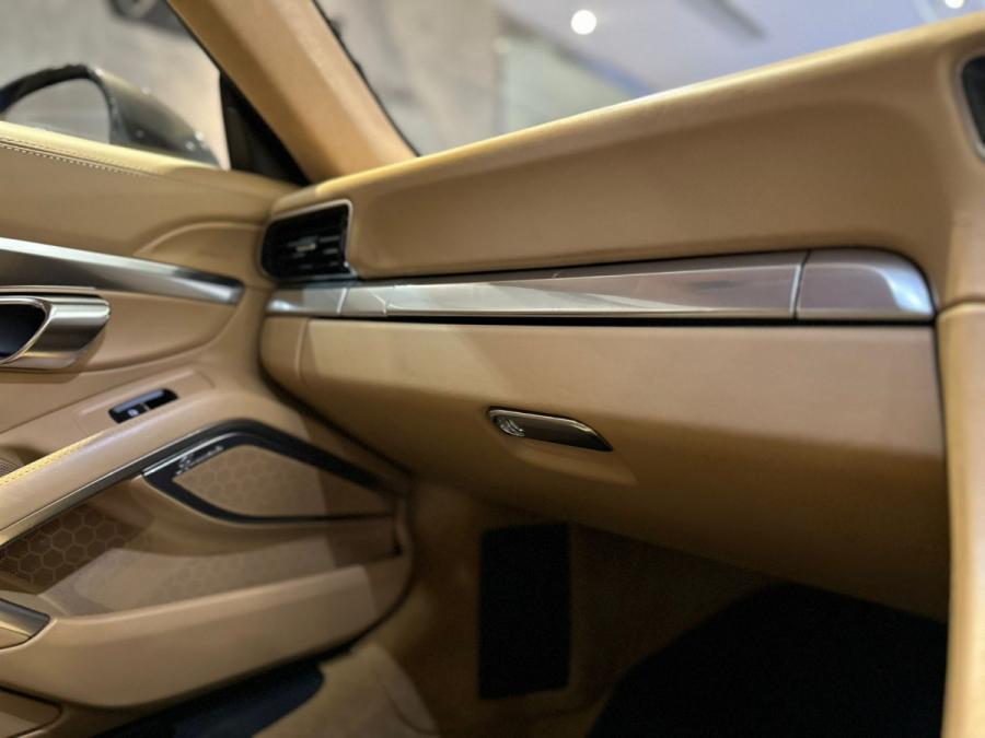 911 CARRERA S COUPE - Image 11