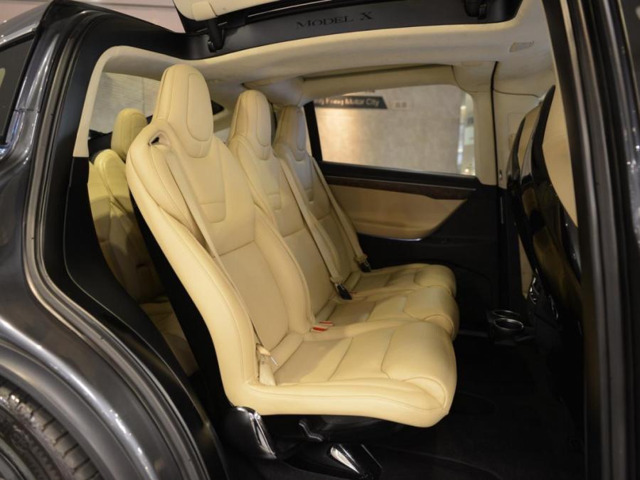 MODEL X 60D - Image 17
