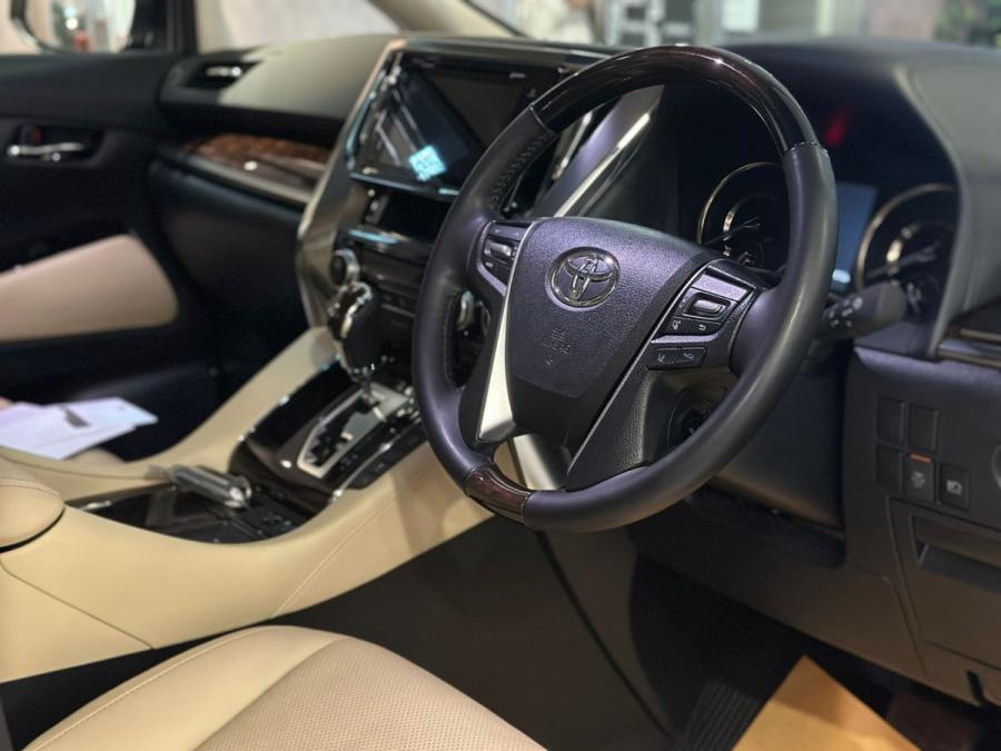 ALPHARD 3.5 - Image 8