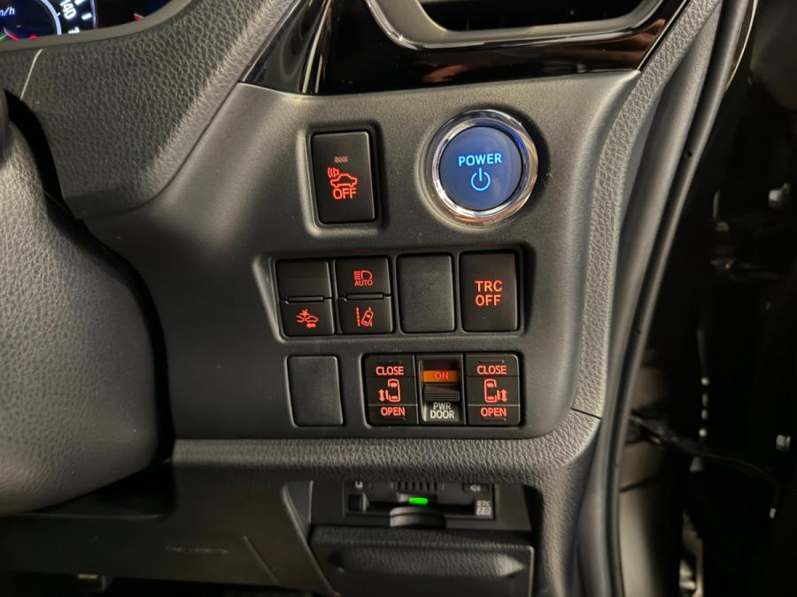 VOXY HYBRID ZS TRD - Image 8