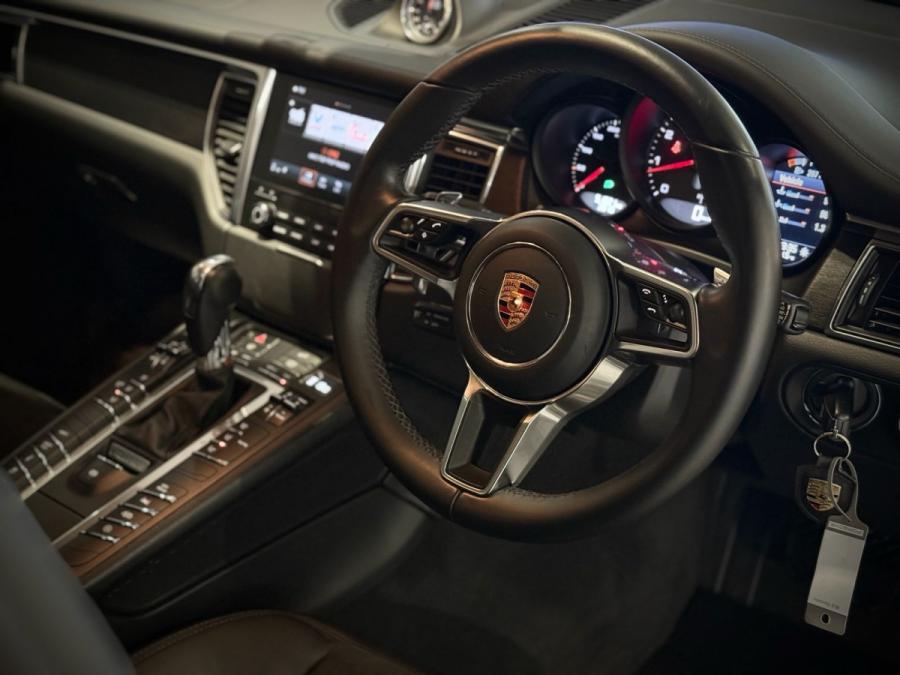MACAN GTS - Image 10
