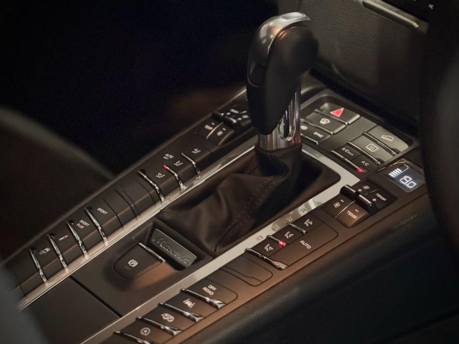 MACAN GTS - Image 8