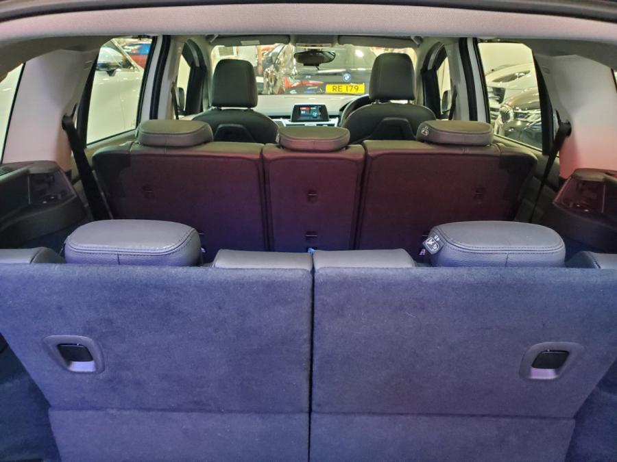 220i Gran Tourer Facelift - Image 11